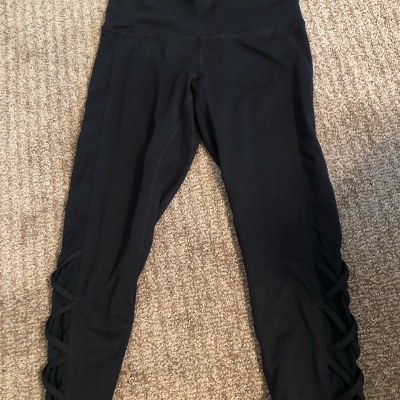 Black athletic crop leggings - Picture 1 of 1